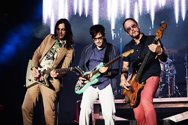 Groupe rock annees 90 Weezer