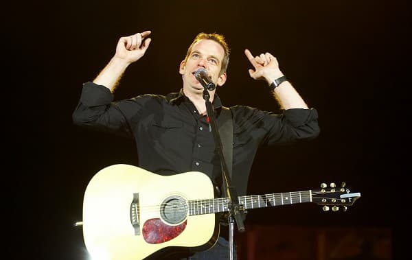 Chanteur quebecois icone Garou